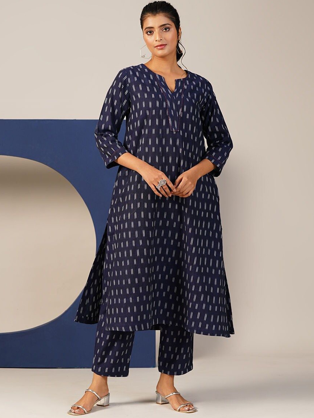 

JAYPORE Geometric Printed Pure Cotton Straight Kurta, Blue