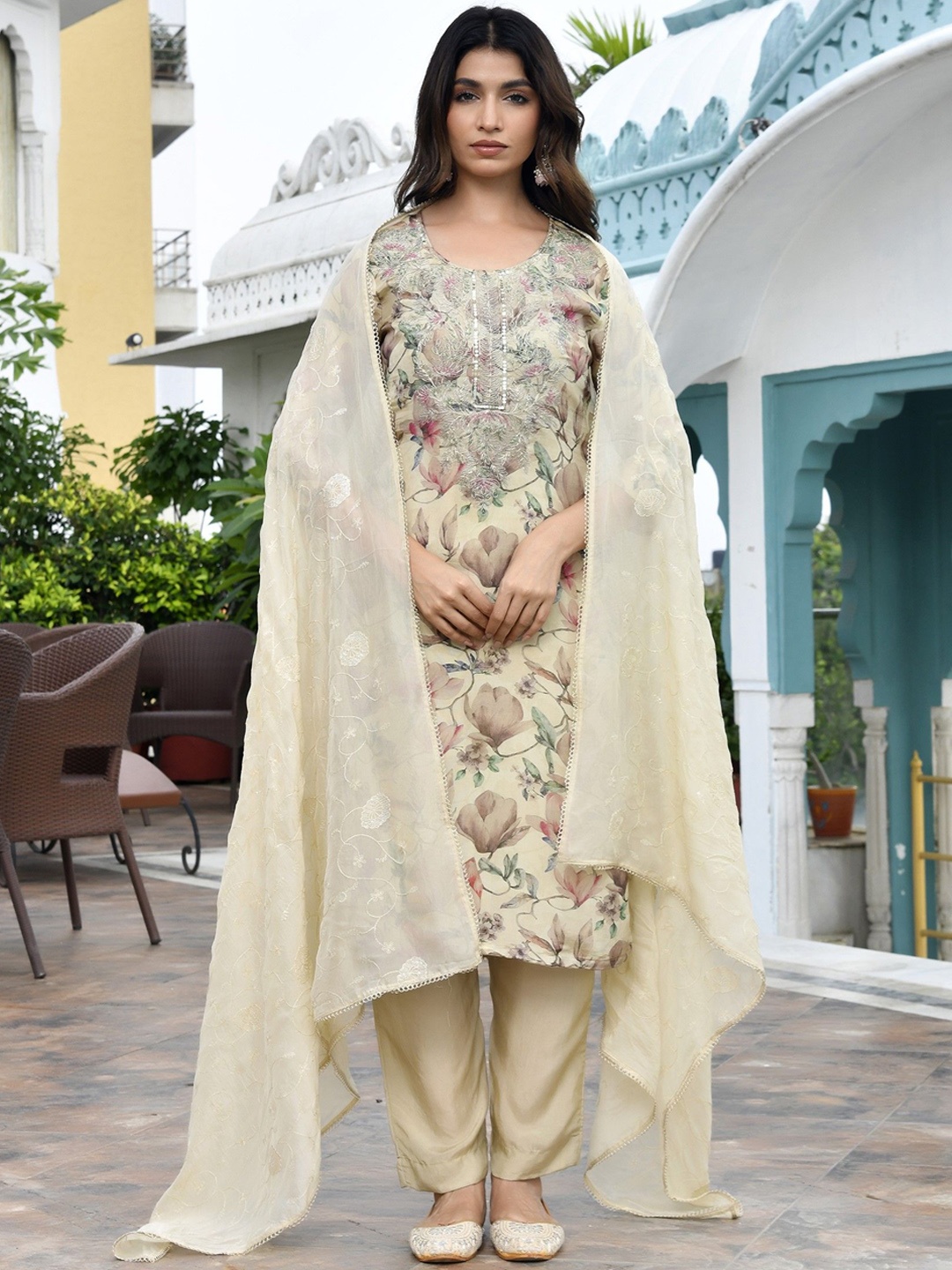 

VAASVA JAIPUR Women Floral Printed Embroidered Regular Kurta with Trousers &Dupatta, Cream