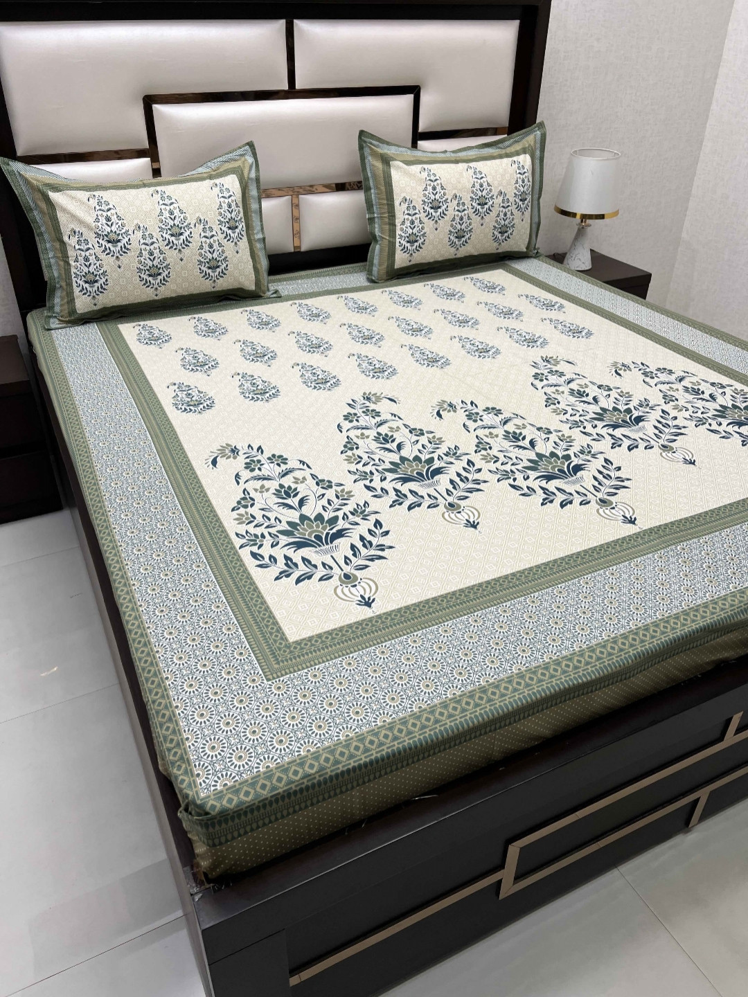 

Pure Decor Lifestyle Beige Ethnic Motifs 300 TC Pure Cotton King Bedsheet & Pillow Covers
