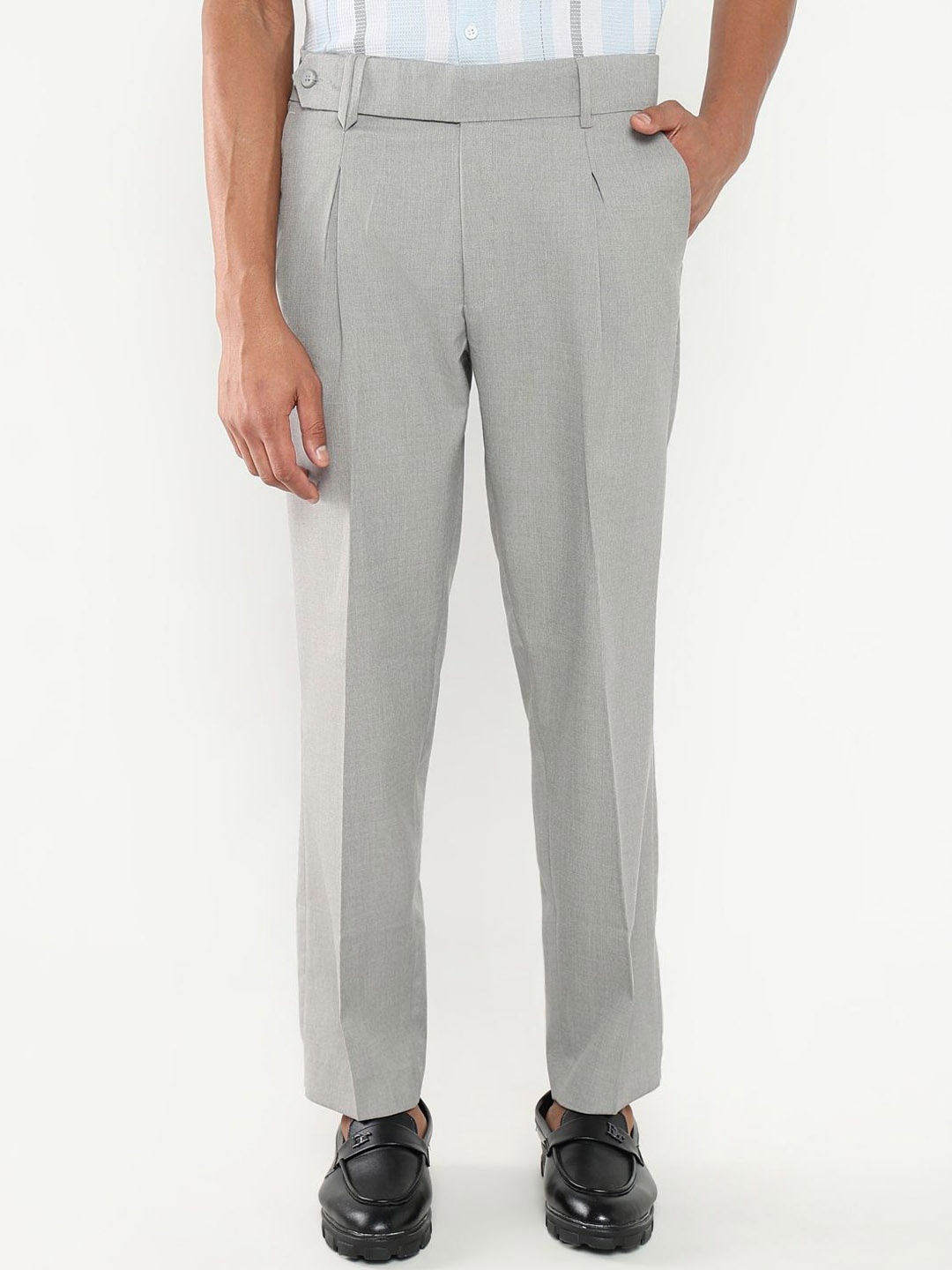 

SHOWOFF Men Comfort Loose Fit Low-Rise Pleated Trousers, Grey