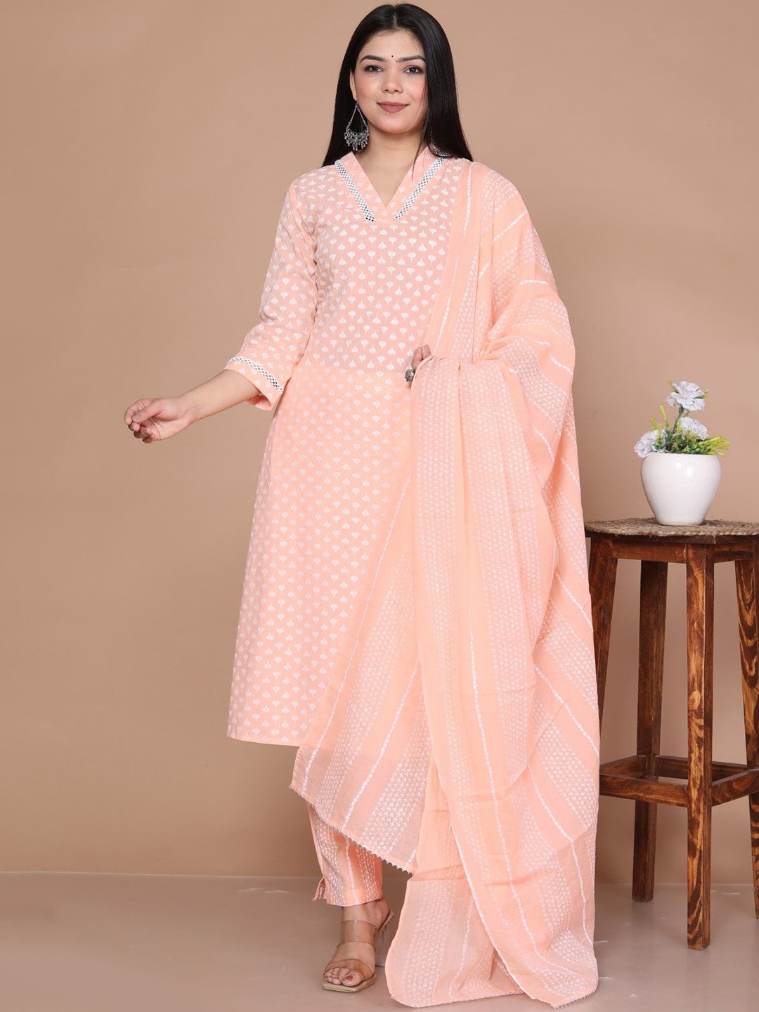 

ANTU KURTIES Floral Printed V-Neck Straight Kurta With Trousers & Dupatta, Peach