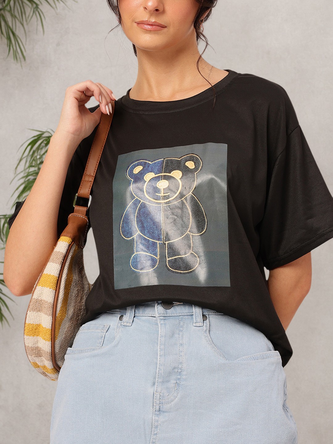

DressBerry Cozy Essentials Printed Relaxed Fit T-shirt, Black