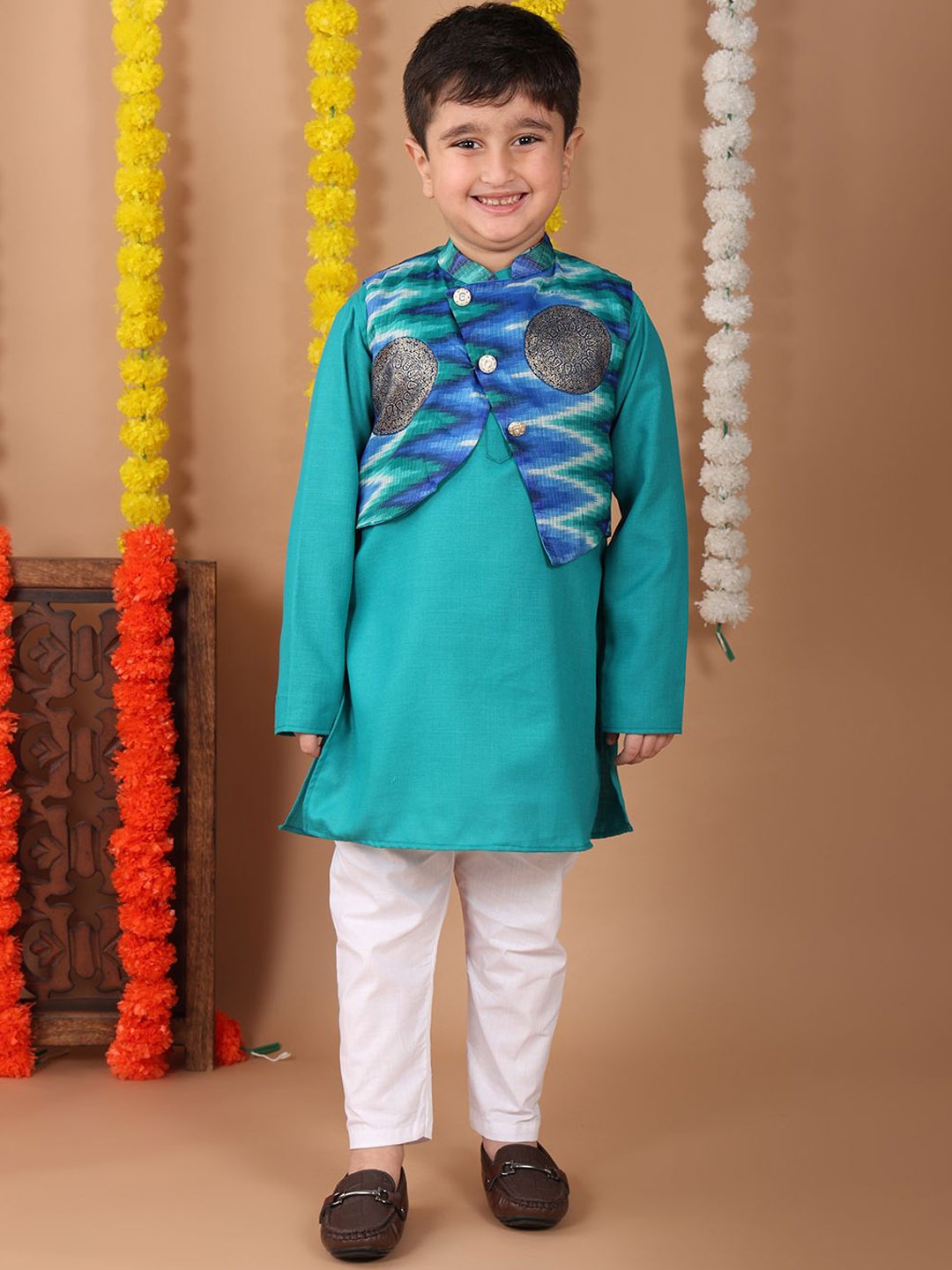 

Here&Now X Kinder Kids Boys Mandarin Collar Pure Cotton Kurta with Trouser and Jacket, Green