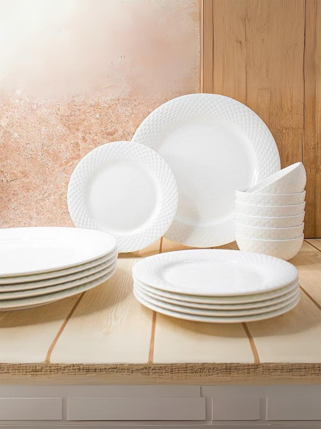 

CLAY CRAFT Ripple Georgian White 18 Pieces Textured Ceramic Glossy Dinner Set