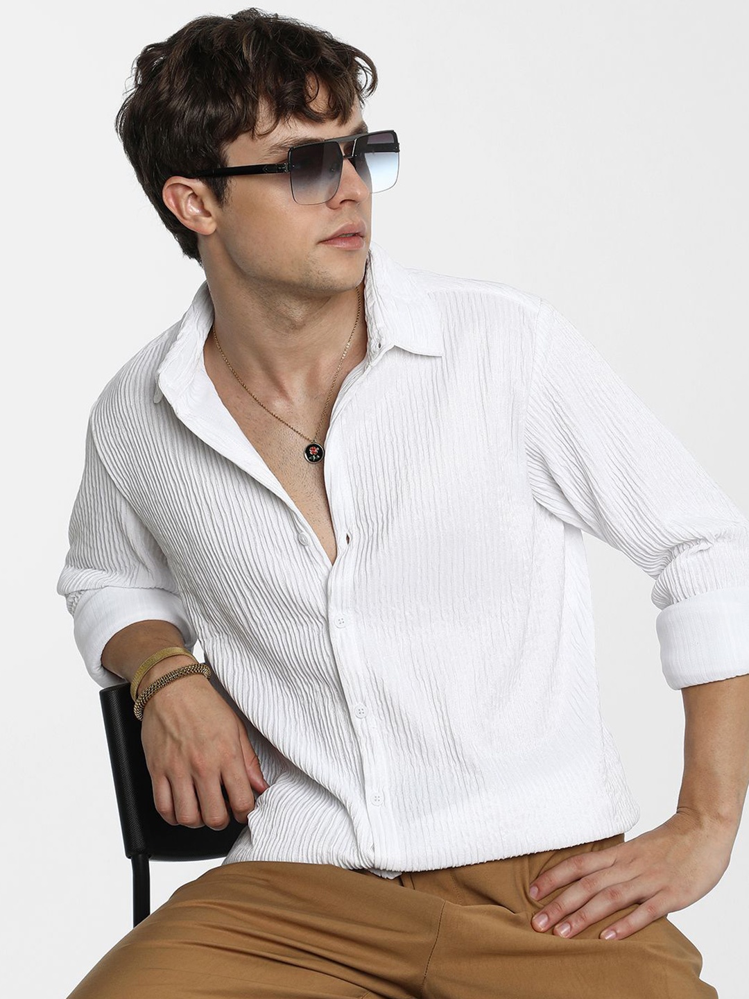 

Campus Sutra Men Comfort Spread Collar Textured Casual Shirt, White