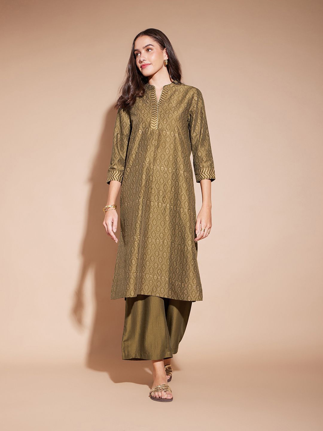 

Pink Fort Geometric Printed Mandarin Collar Straight Kurta with Palazzo, Olive