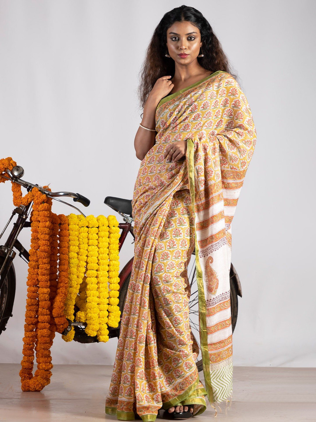 

Unnati Silks Floral Handloom Chanderi Saree, Brown