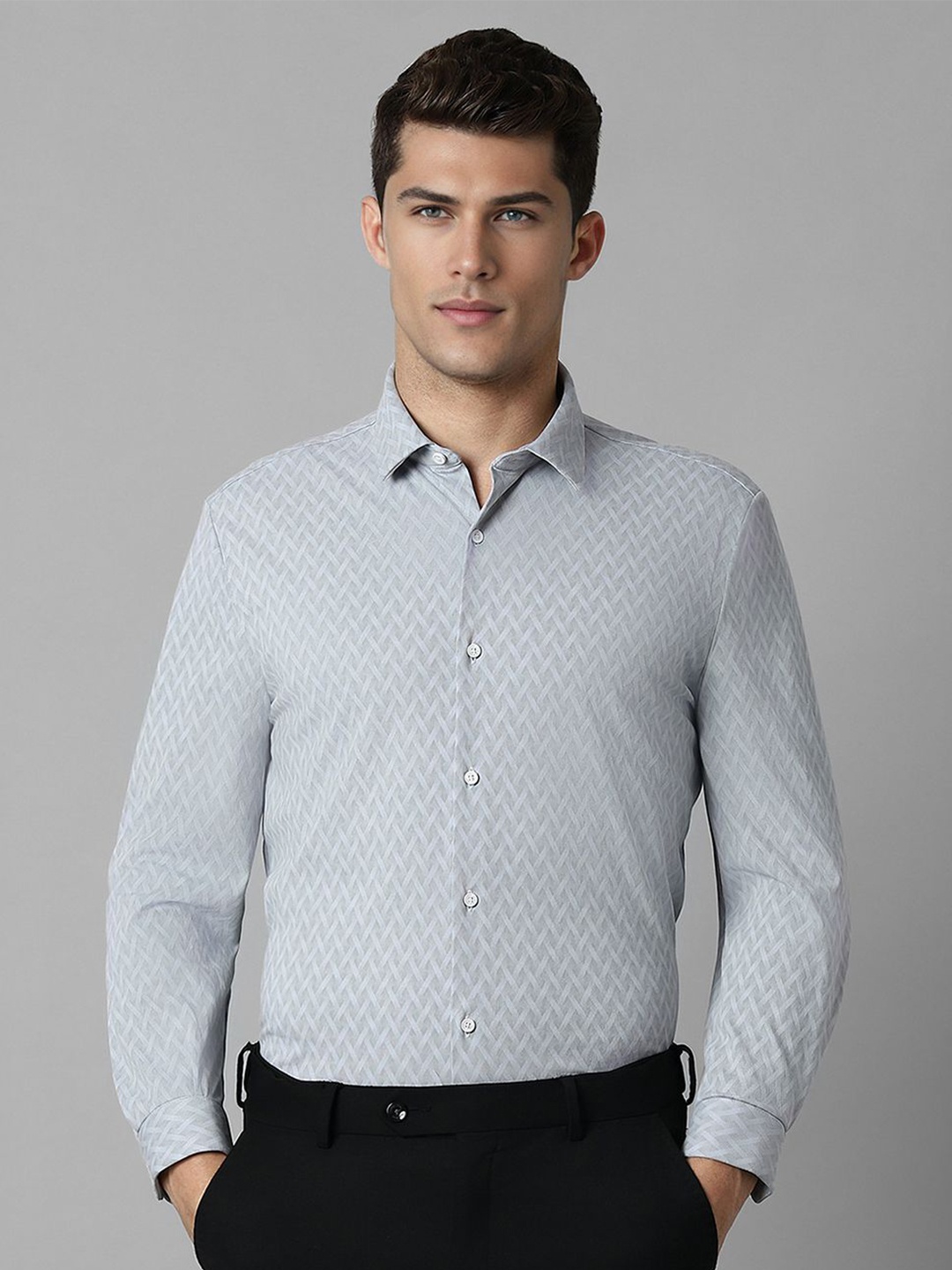 

Louis Philippe Sport Men Super Spread Collar Geometric Printed Cotton Formal Shirt, Grey