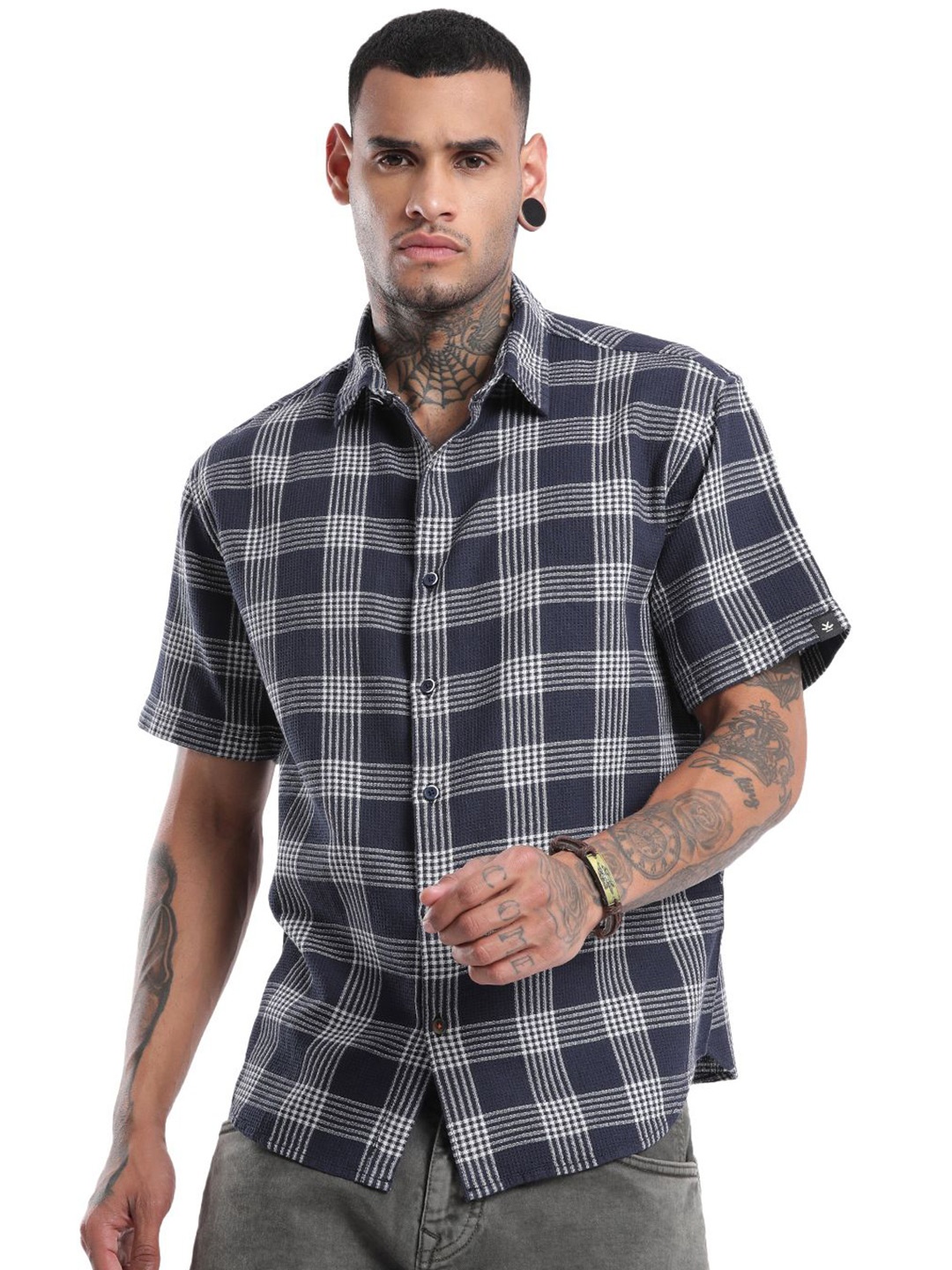 

WROGN Men Spread Collar Checked Cotton Relaxed Fit Casual Shirt, Navy blue