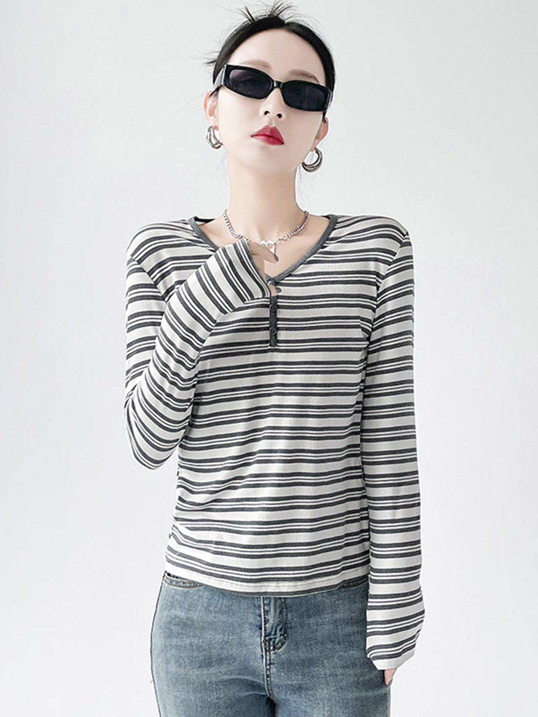 

LULU & SKY Women Horizontal Striped V-Neck Top, Black