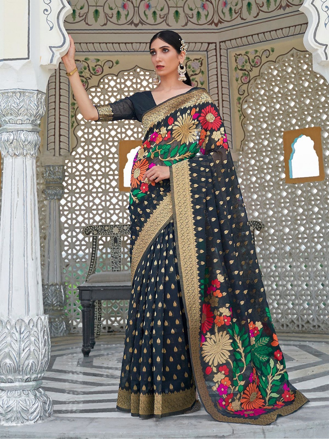 

ODETTE Woven Design Zari Saree, Black