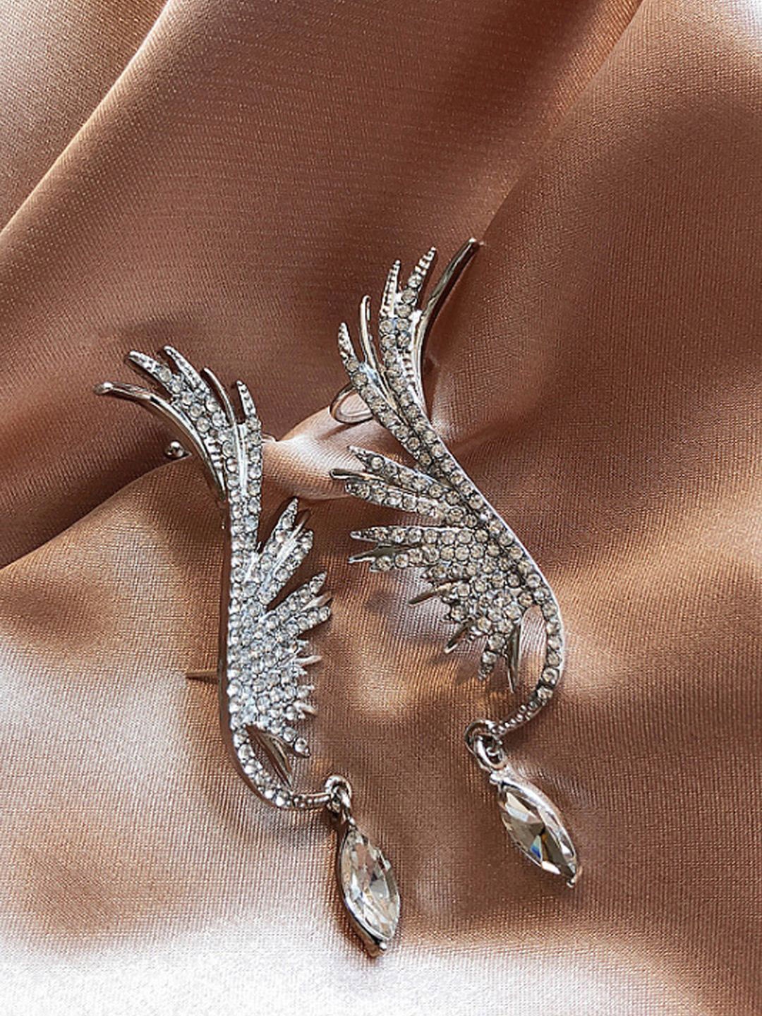 

FIMBUL Stainless Steel Silver-Plated Crystals Studded Classic Antique Ear Cuffs