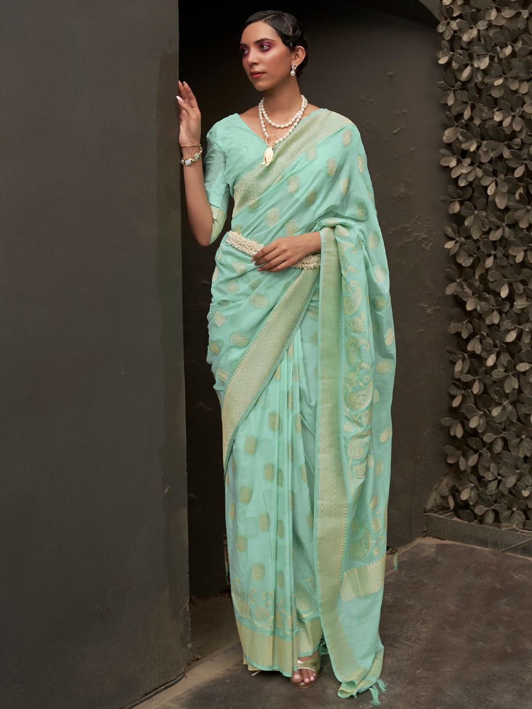 

ODETTE Woven Design Zari Saree, Sea green