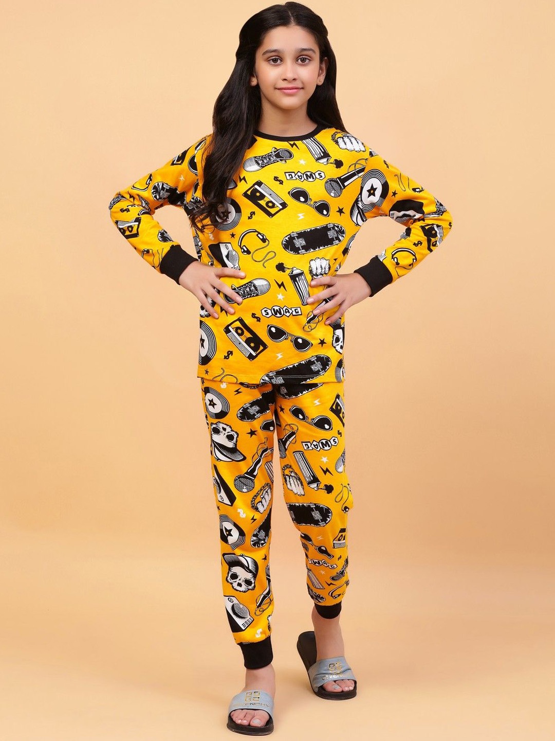 

Ninos Dreams Girls Printed Pure Cotton Night suit, Yellow