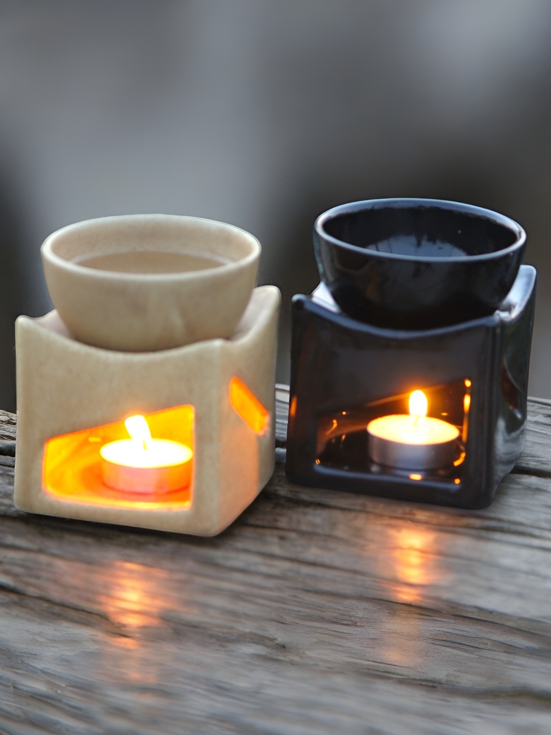 

Brahmz 2Pcs Black & Brown Ceramic Aroma Diffuser with 2 Tealights & Rose Oil