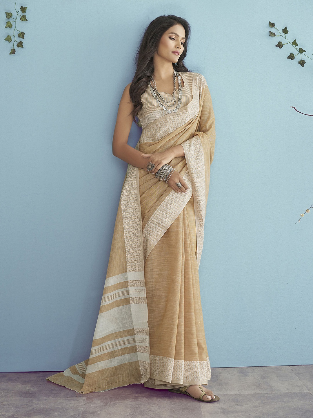 

DIVASTRI Pure Linen Designer Saree, Cream