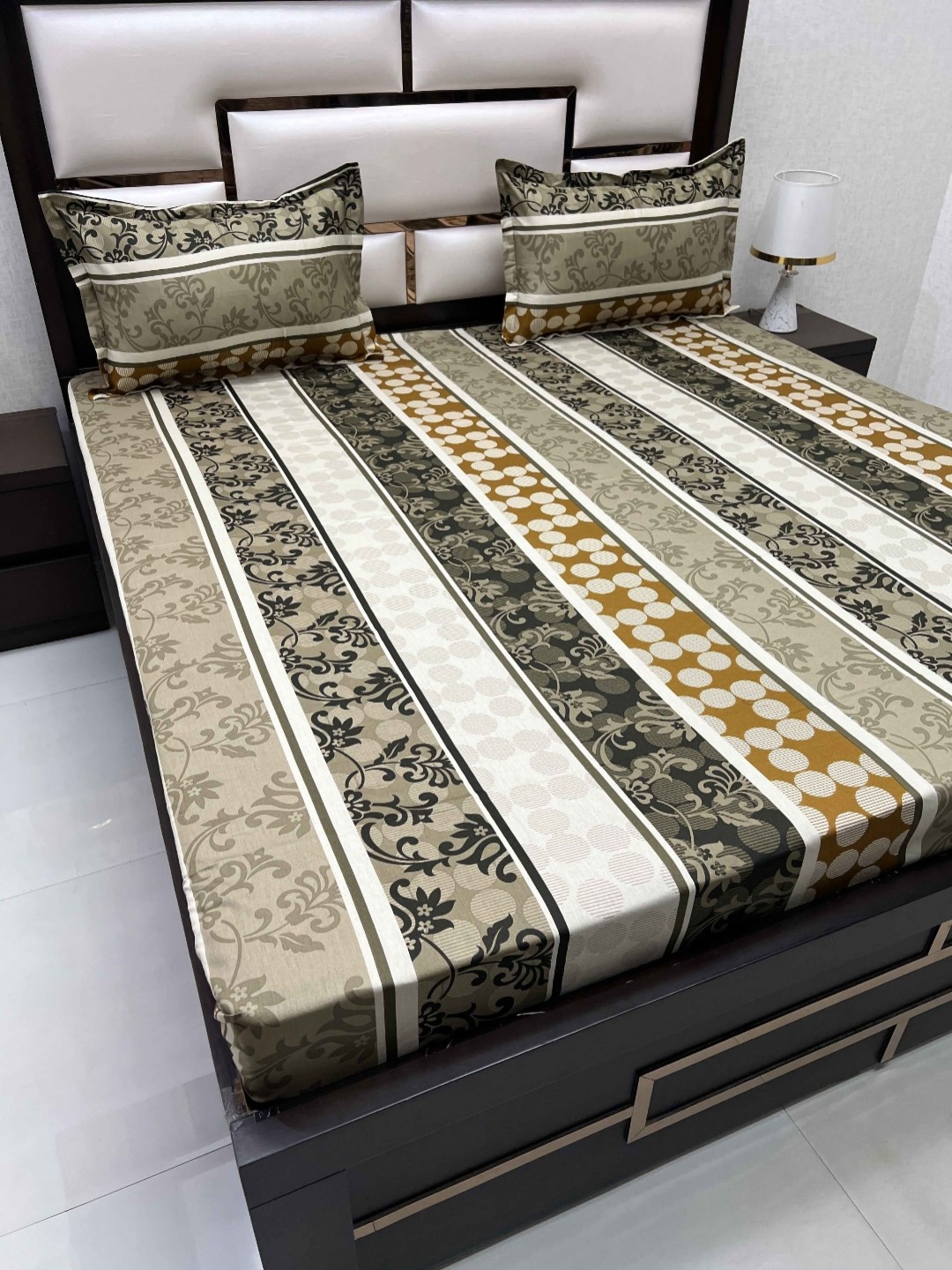 

Pure Decor Cotton Queen Size Double Bed Bedsheet With 2 Pillow Covers 2.28m X 2.54m, White