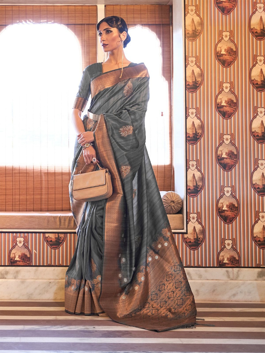 

ODETTE Ethnic Motifs Woven Design Zari Saree, Grey