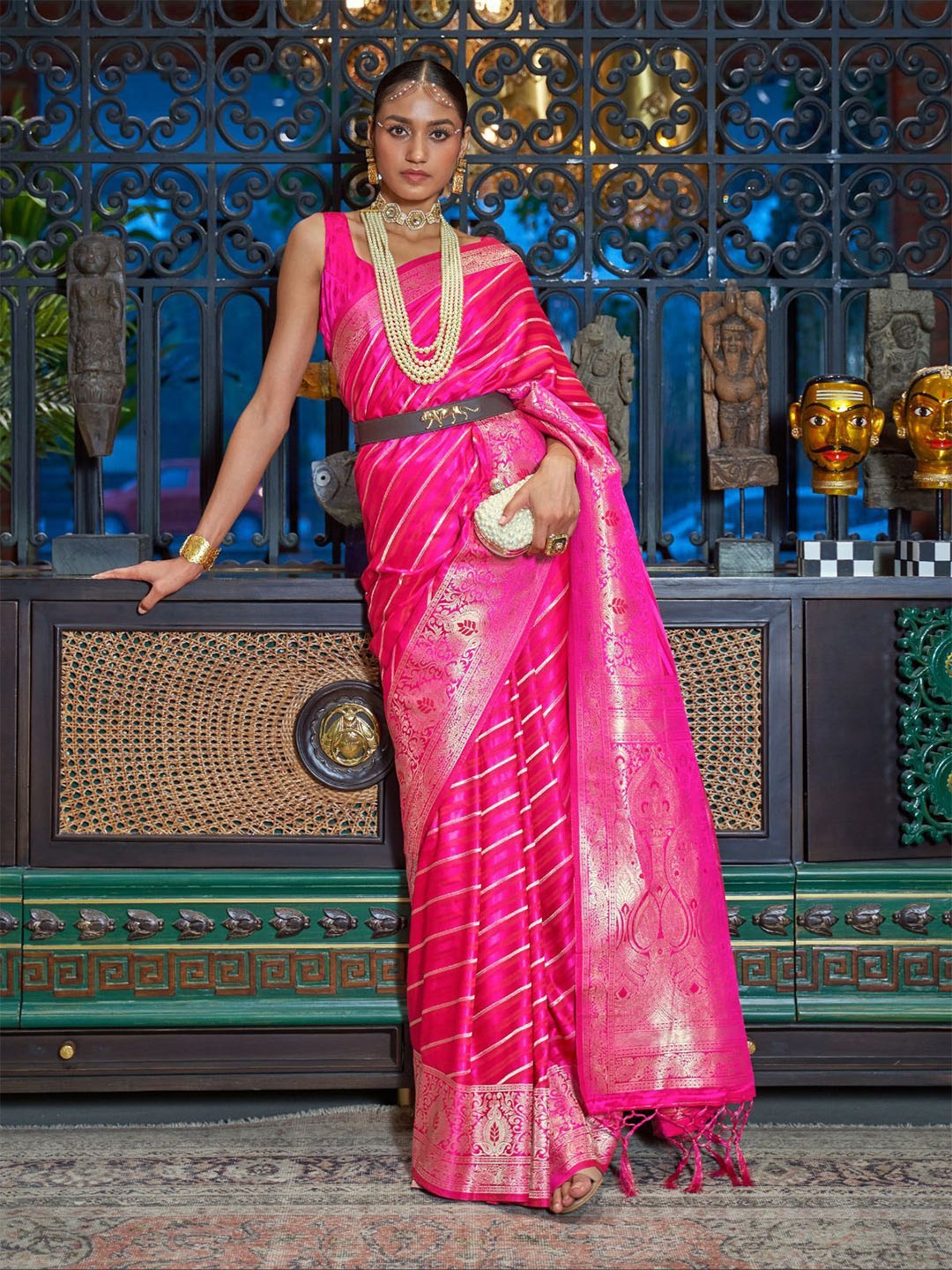 

ODETTE Ethnic Motifs Woven Design Zari Saree, Pink