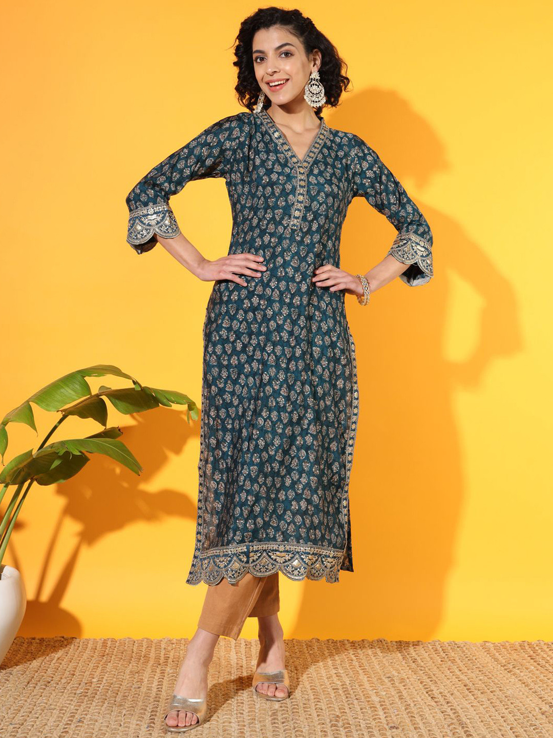 

VESH Geometric Printed V Neck Silk Straight Kurta, Blue