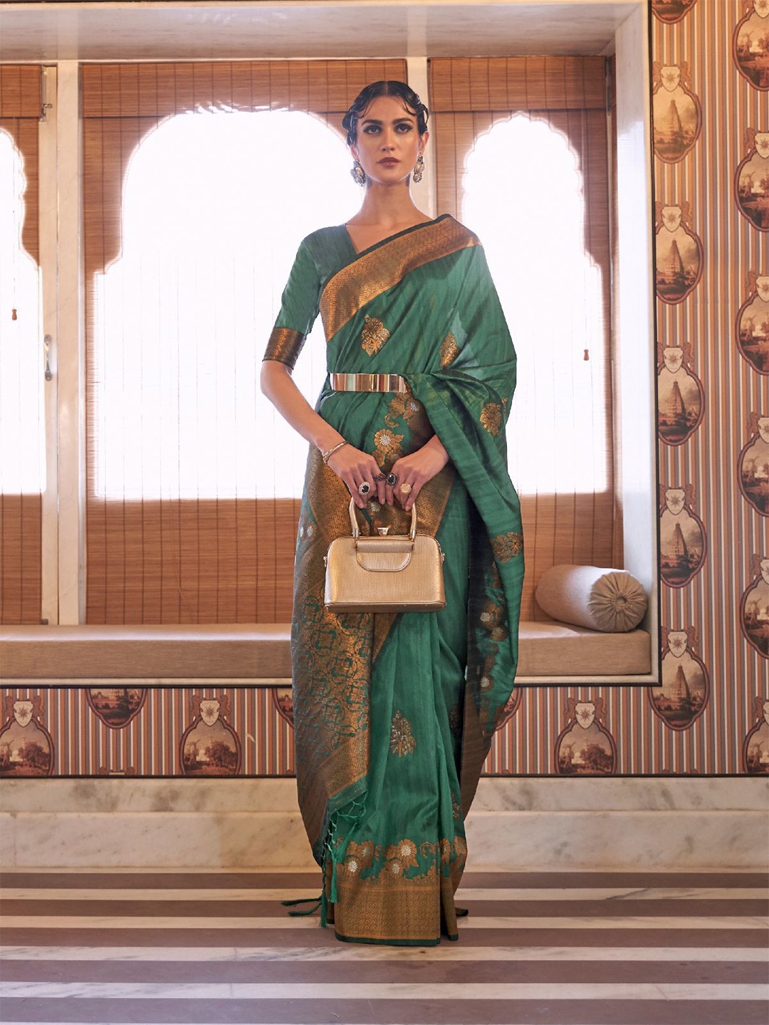 

ODETTE Ethnic Motifs Woven Design Zari Saree, Green