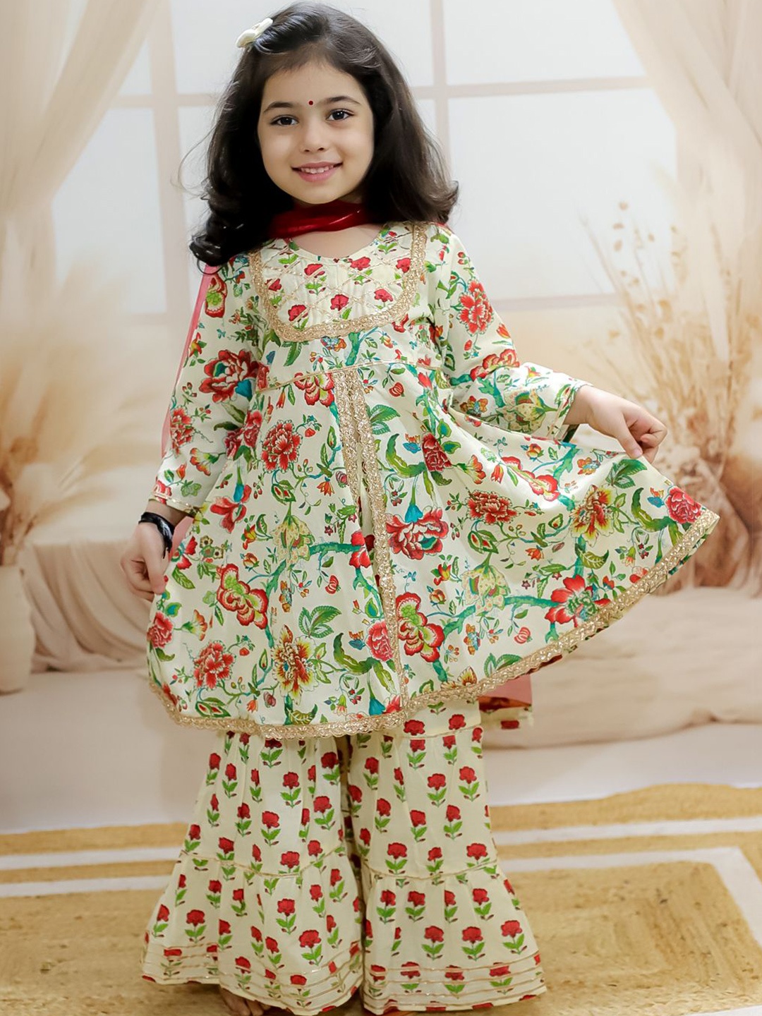 

BownBee Girls Floral Printed Gotta patti Pure Cotton Anarkali Kurta & Sharara With Dupatta, Off white