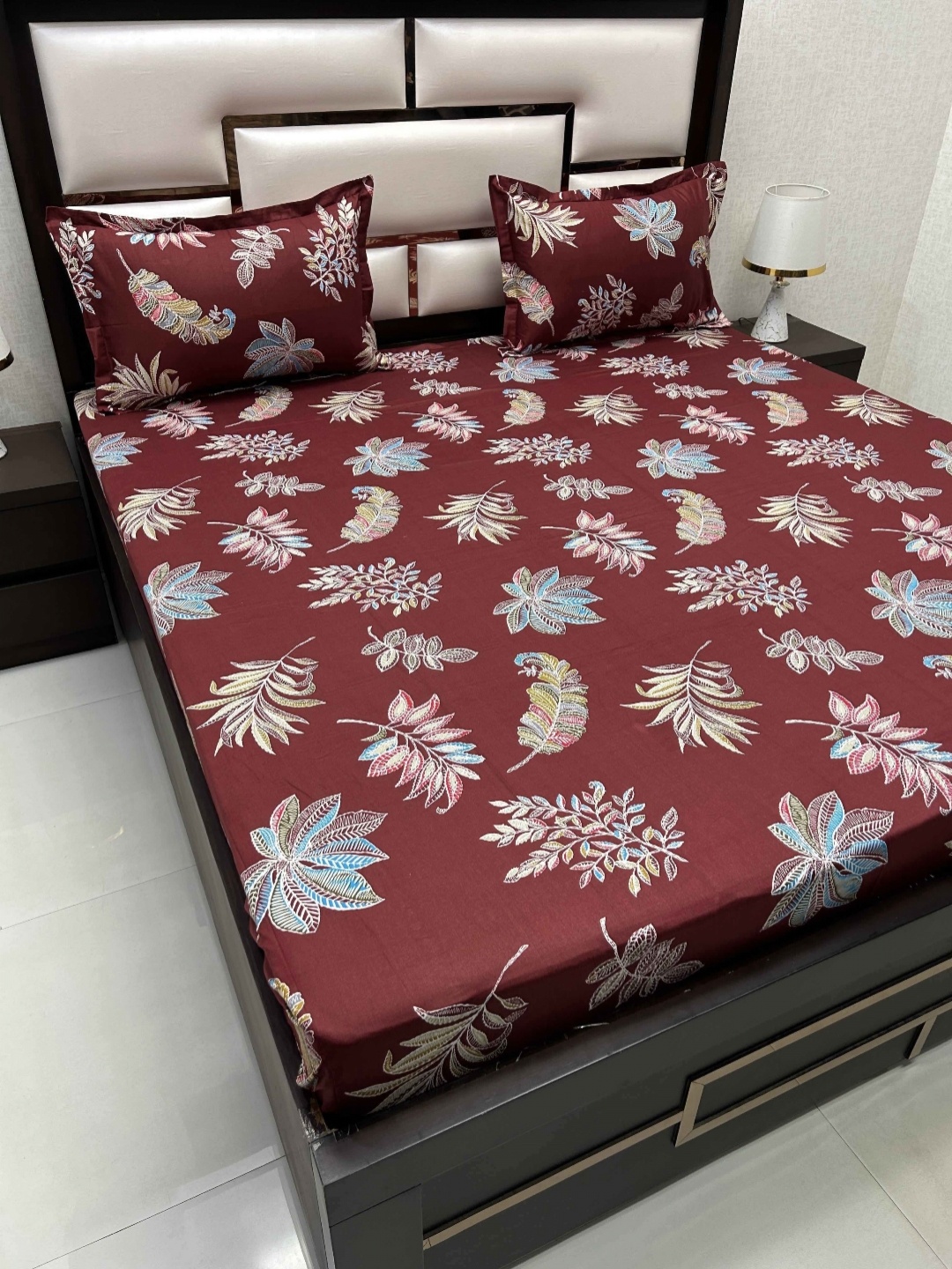 

Pure Decor Velar Sib Red & Blue Floral 330 TC Pure Cotton King Bedsheet & 2 Pillow Covers