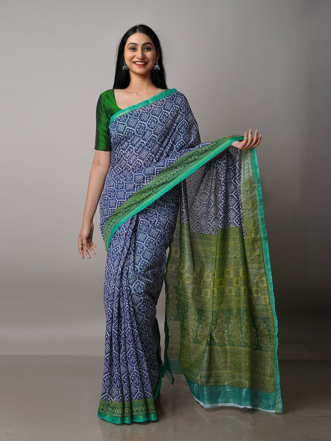 

Unnati Silks Ethnic Motifs Printed Handloom Chanderi Saree, Navy blue