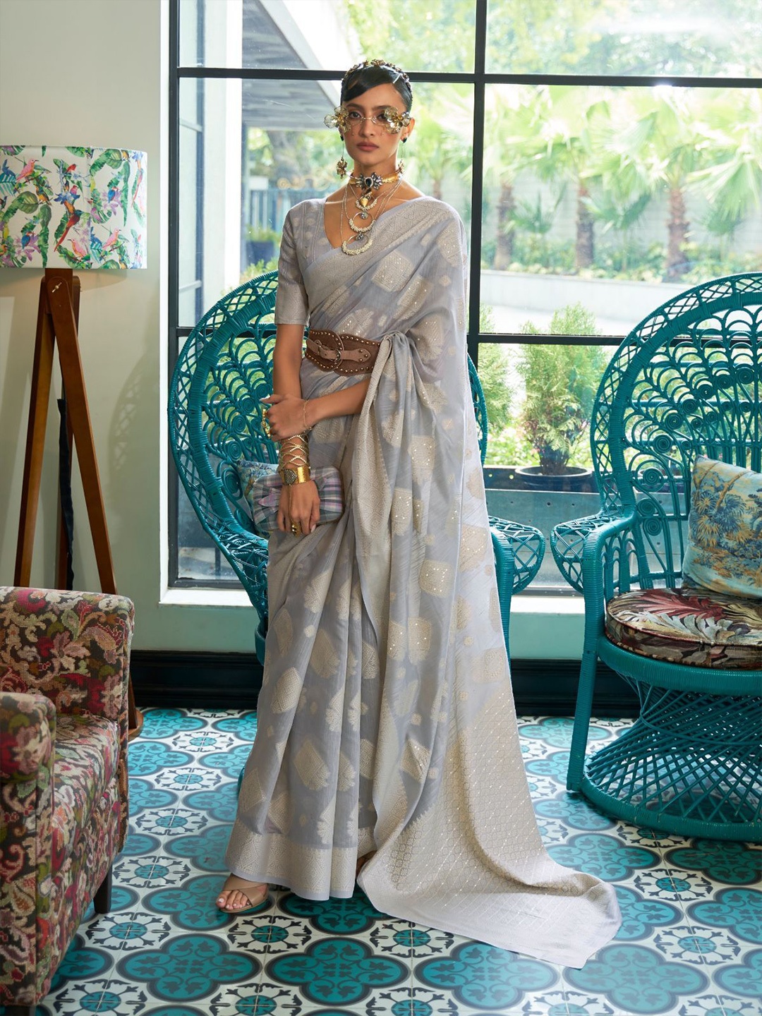 

ODETTE Ethnic Motifs Woven Design Zari Saree, Grey