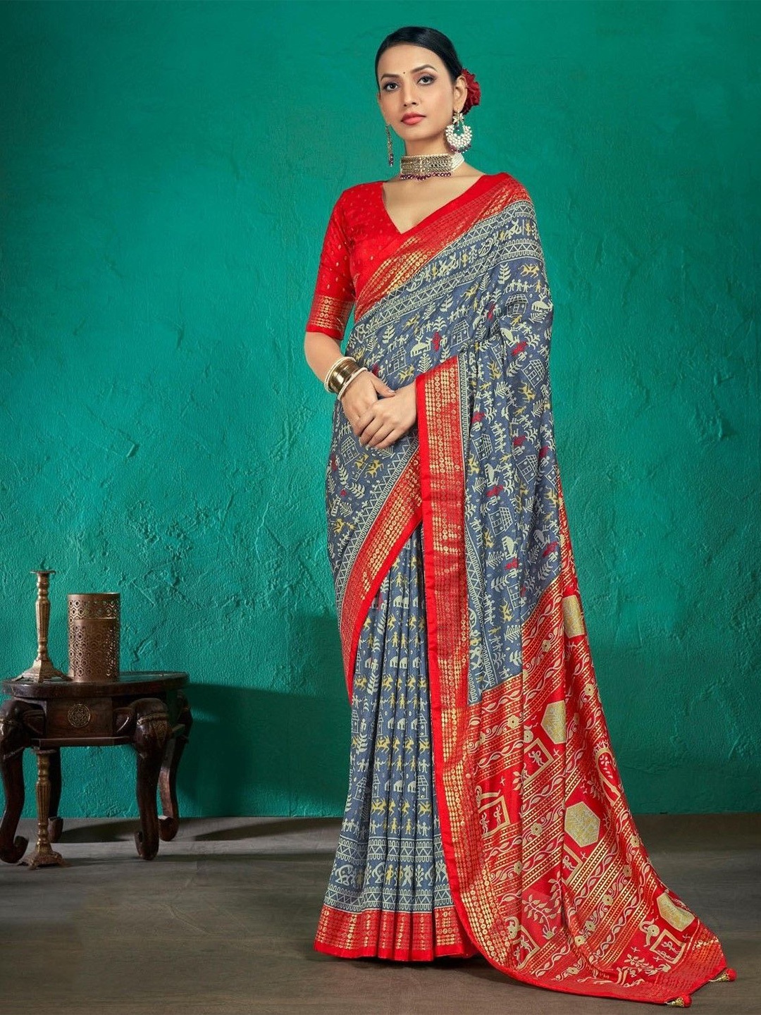 

DIVASTRI Designer Zari Saree, Grey