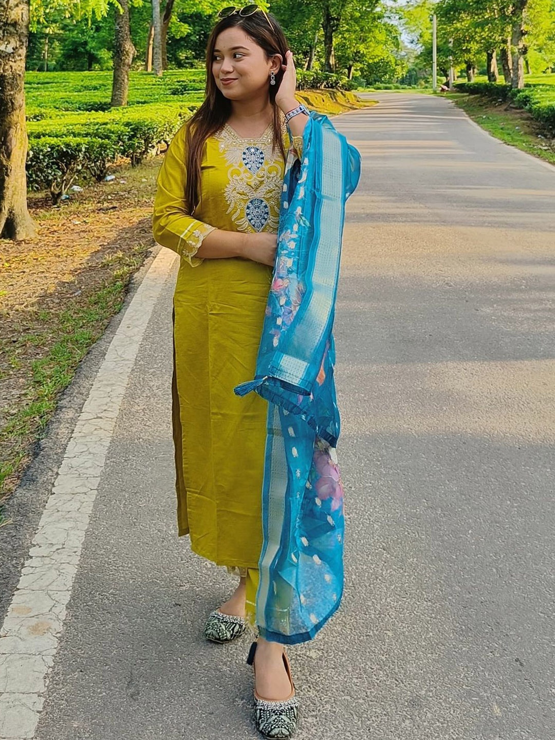 

VredeVogel Ethnic Motifs Embroidered Thread Work V-Neck Kurta with Trouser & Dupatta, Lime green