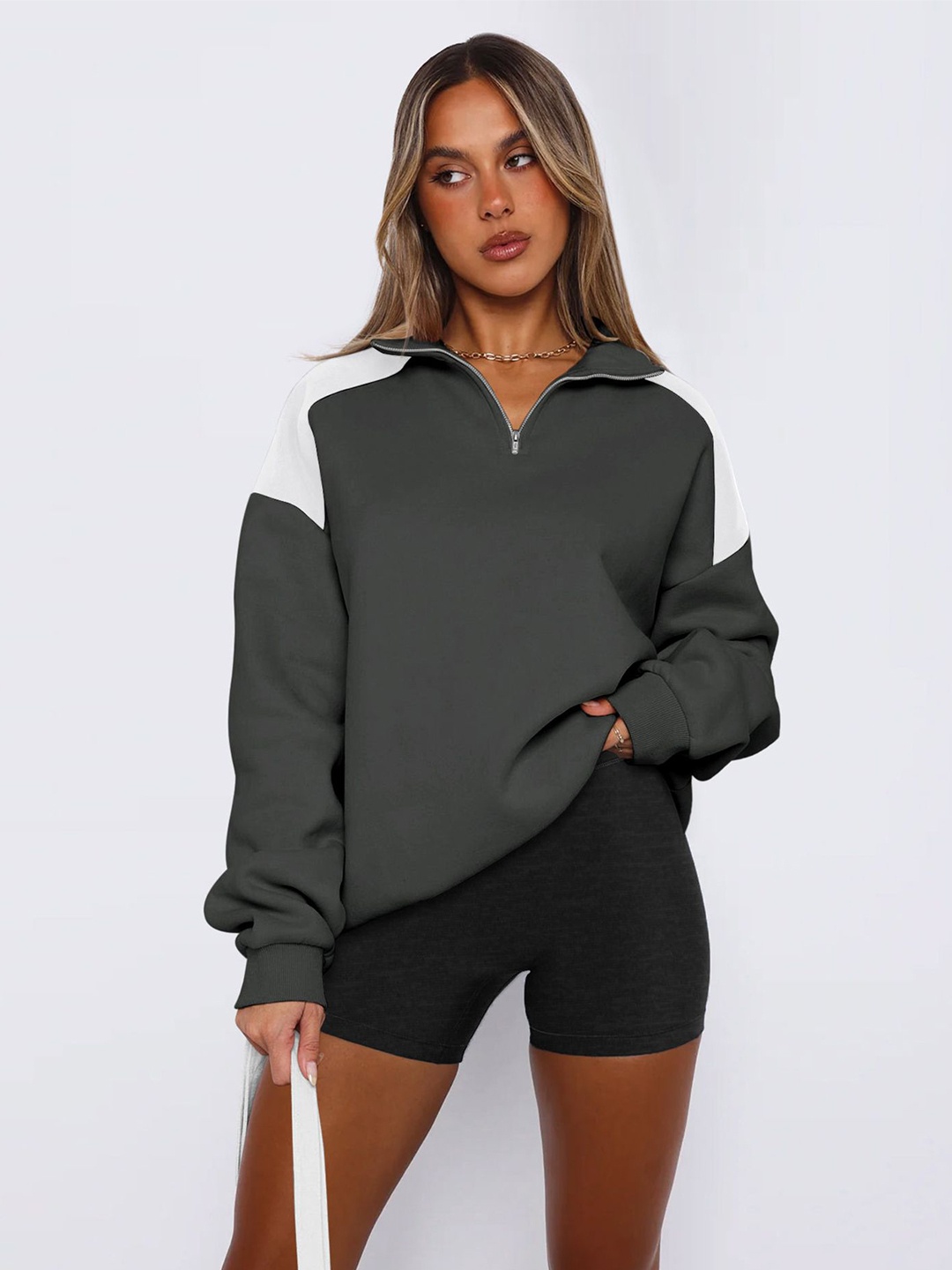 

StyleCast x Revolte Women Sweatshirt, Grey