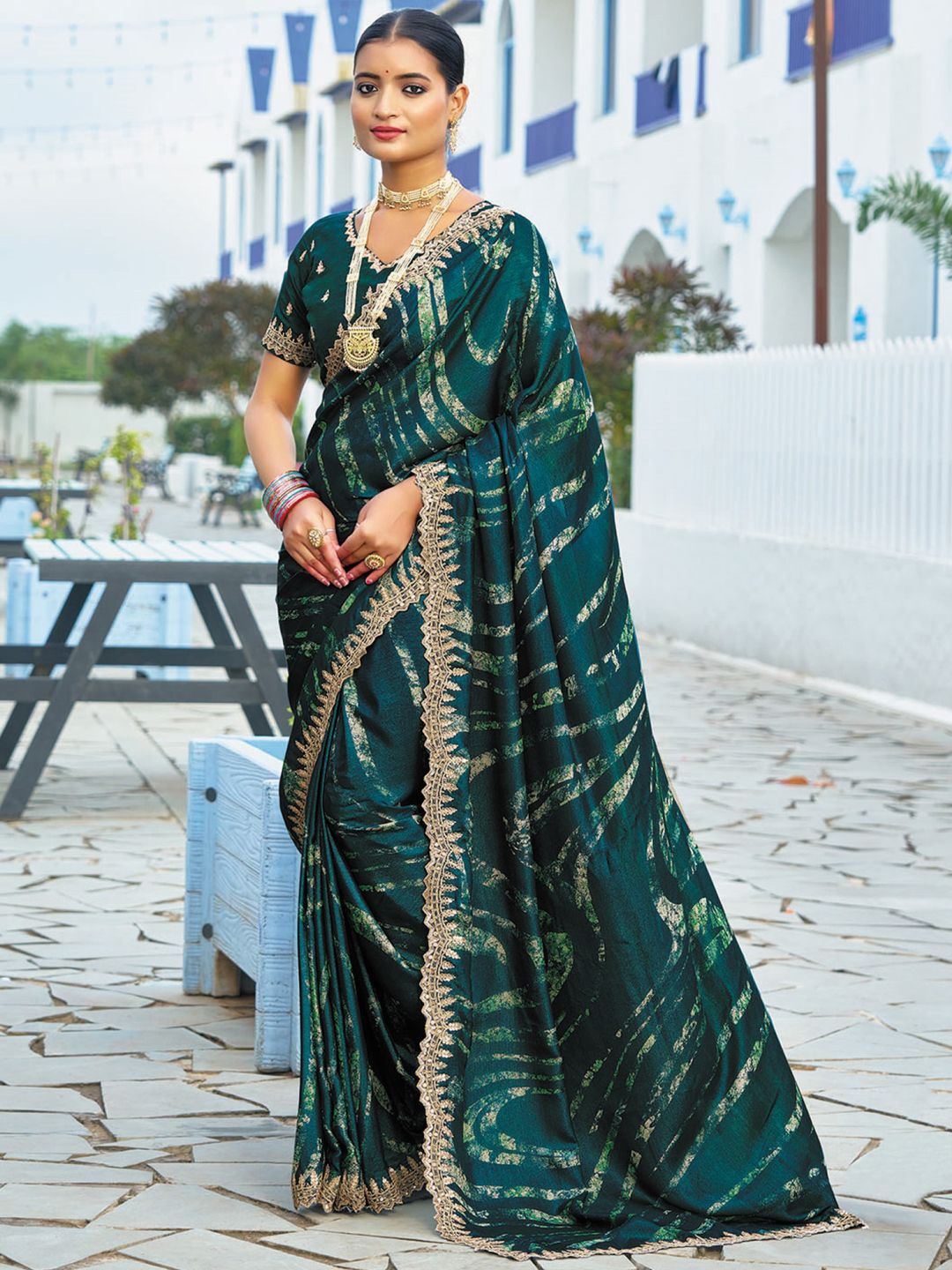 

Mitera Embroidered Poly Chiffon Saree, Teal