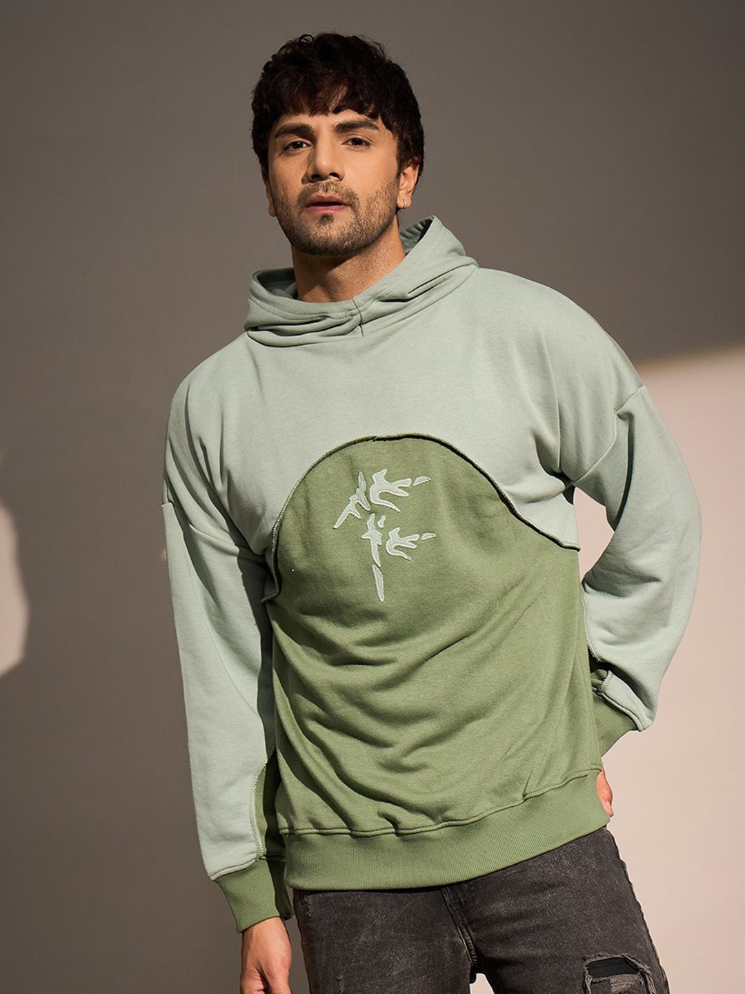 

FUGAZEE Men Colourblocked Hooded Sweatshirt, Green
