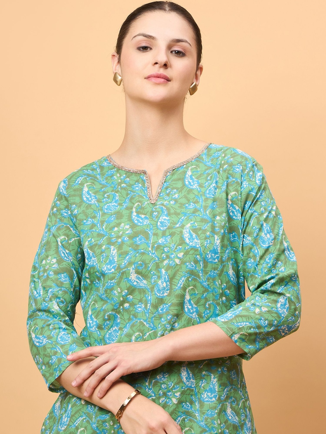 

NEESH Women Floral Printed Round Neck Top, Teal