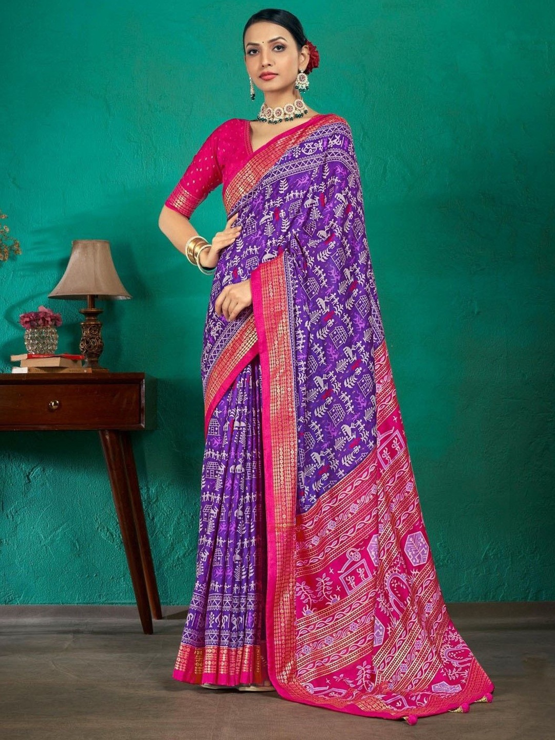 

DIVASTRI Ethnic Motifs Printed Zari Woven Design Saree, Purple