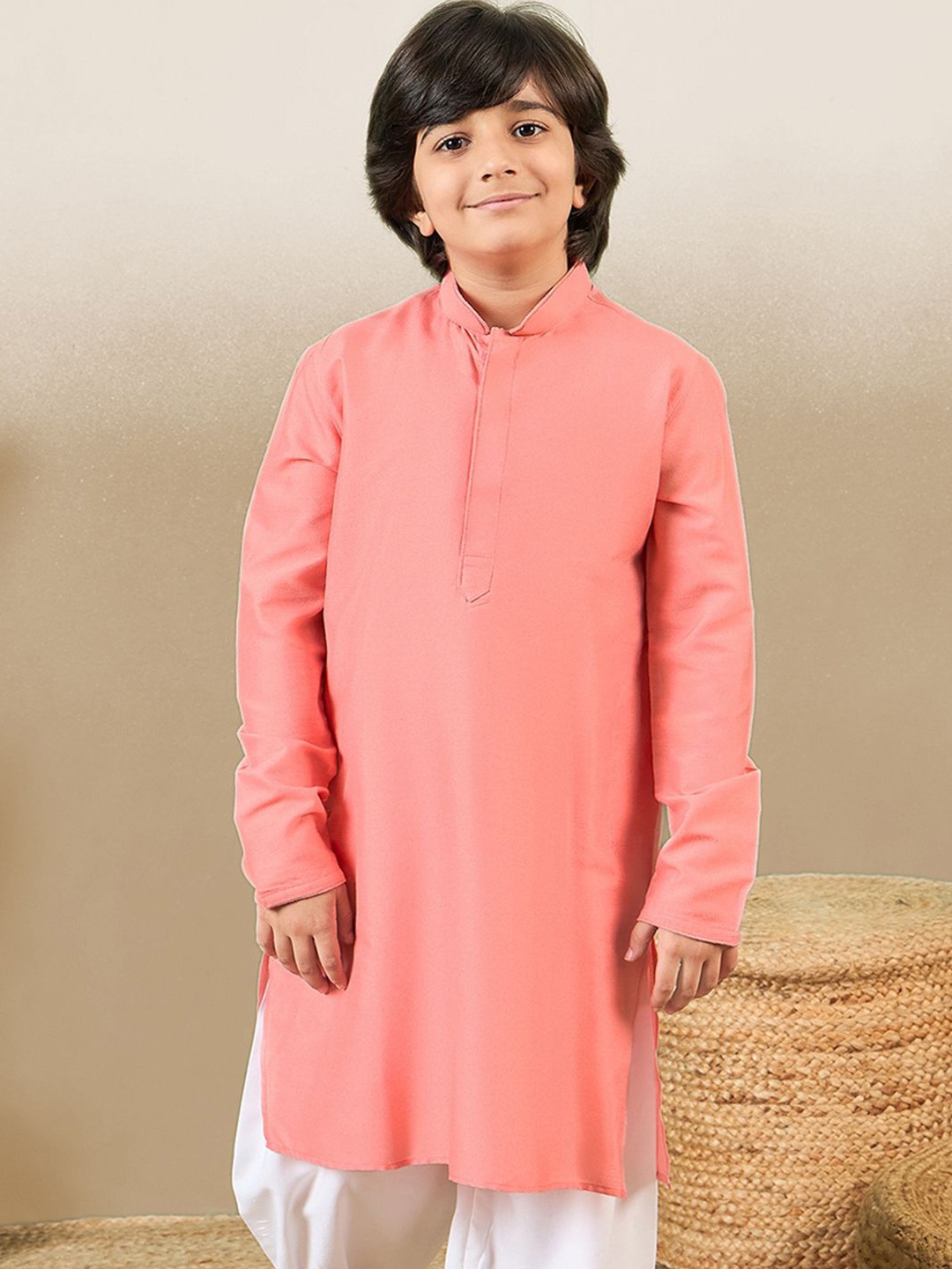 

YK Boys Solid Mandarin Collar Long Sleeves Kurtas, Pink