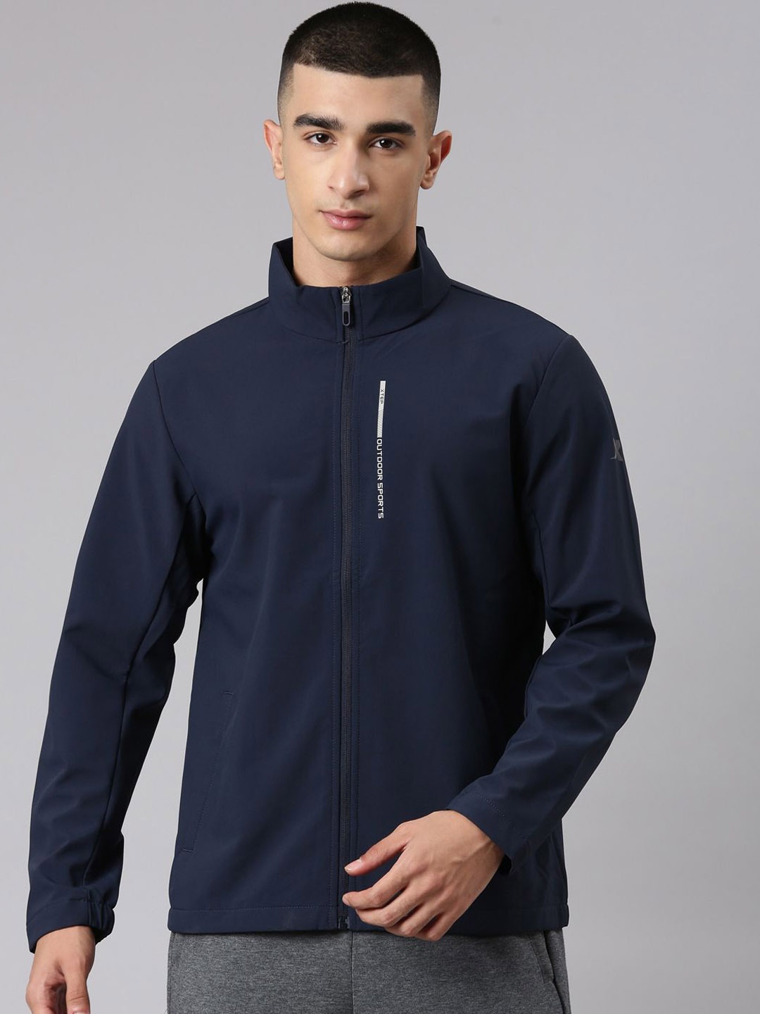 

Xtep Men Printed Windcheater Outdoor Sporty Jacket, Blue