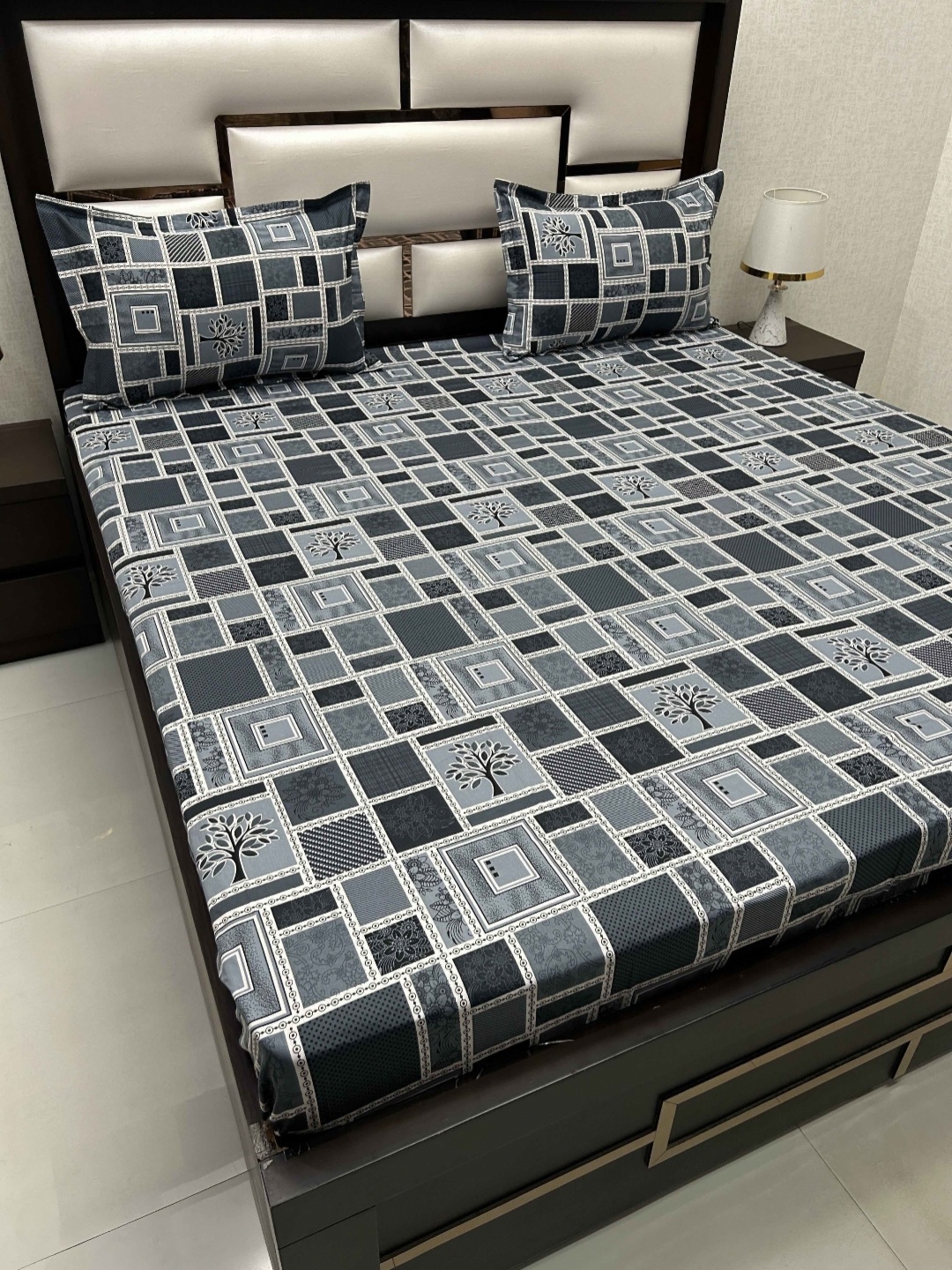 

Pure Decor Velar Sib Black Geometric Printed Cotton 240 TC King Bedsheet & 2 Pillow Covers