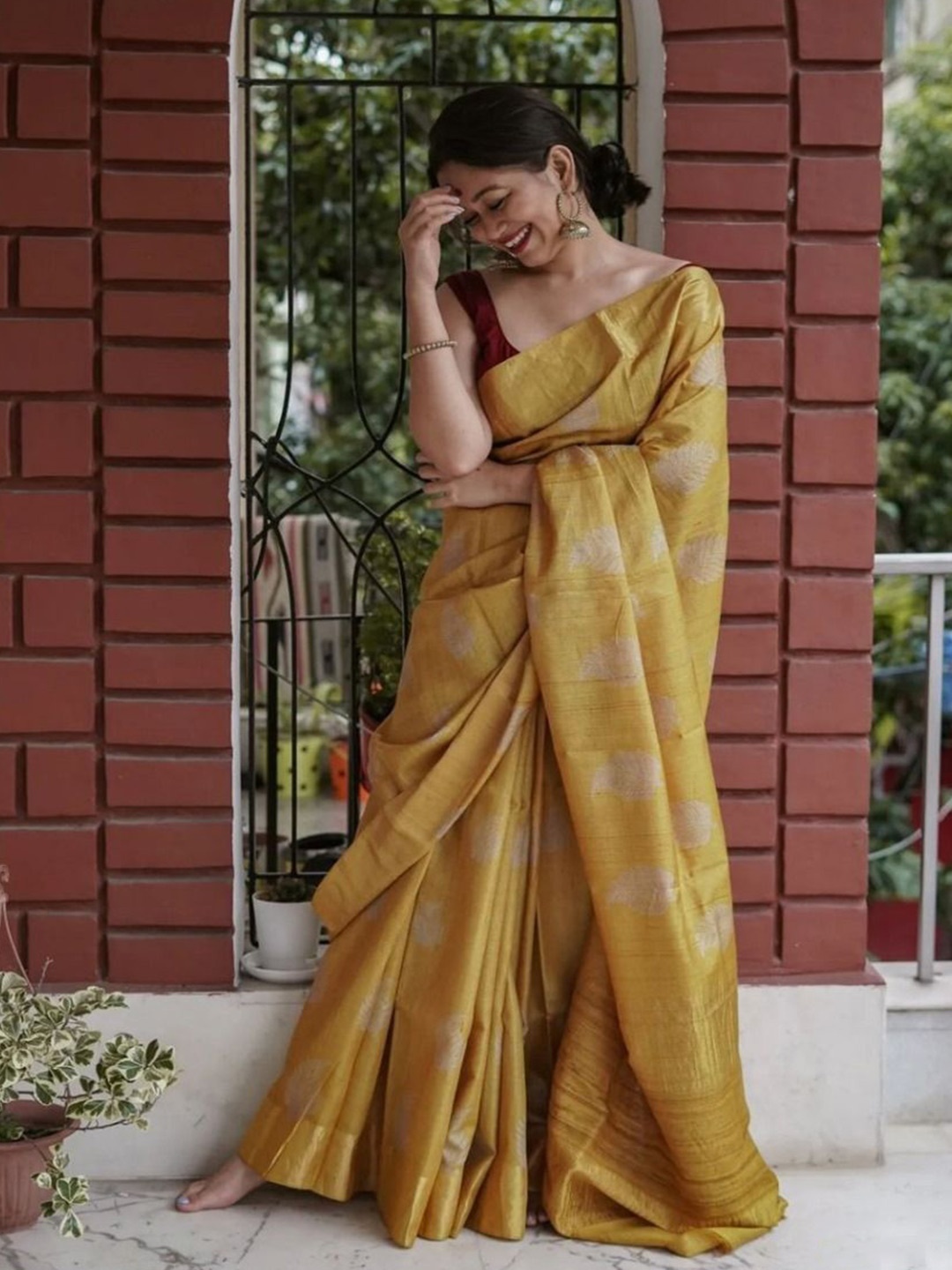 

revika Woven Design Pure Silk Kanjeevaram Saree, Yellow