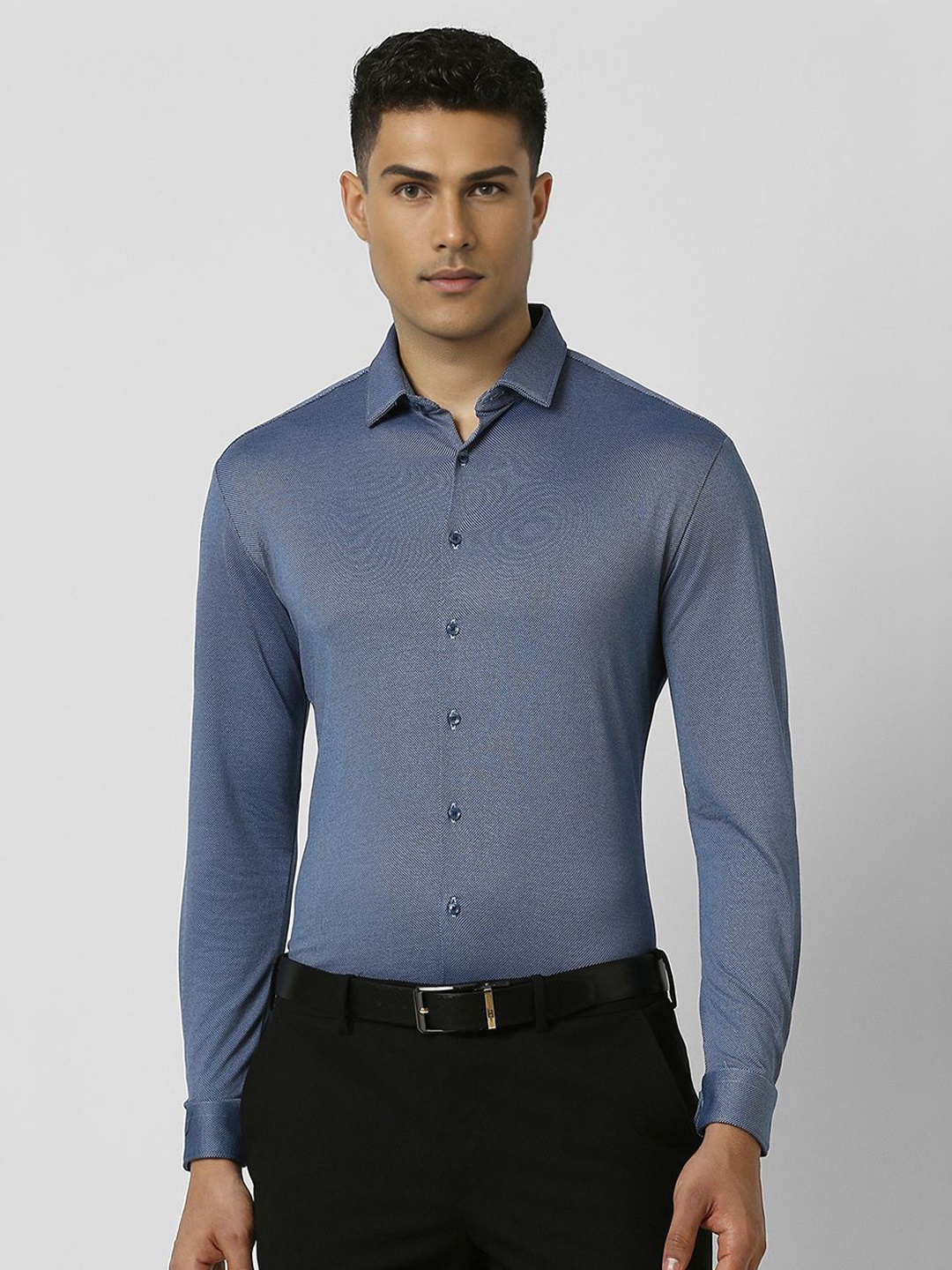 

Van Heusen Men Spread Collar Solid Cotton Slim Fit Formal Shirt, Blue