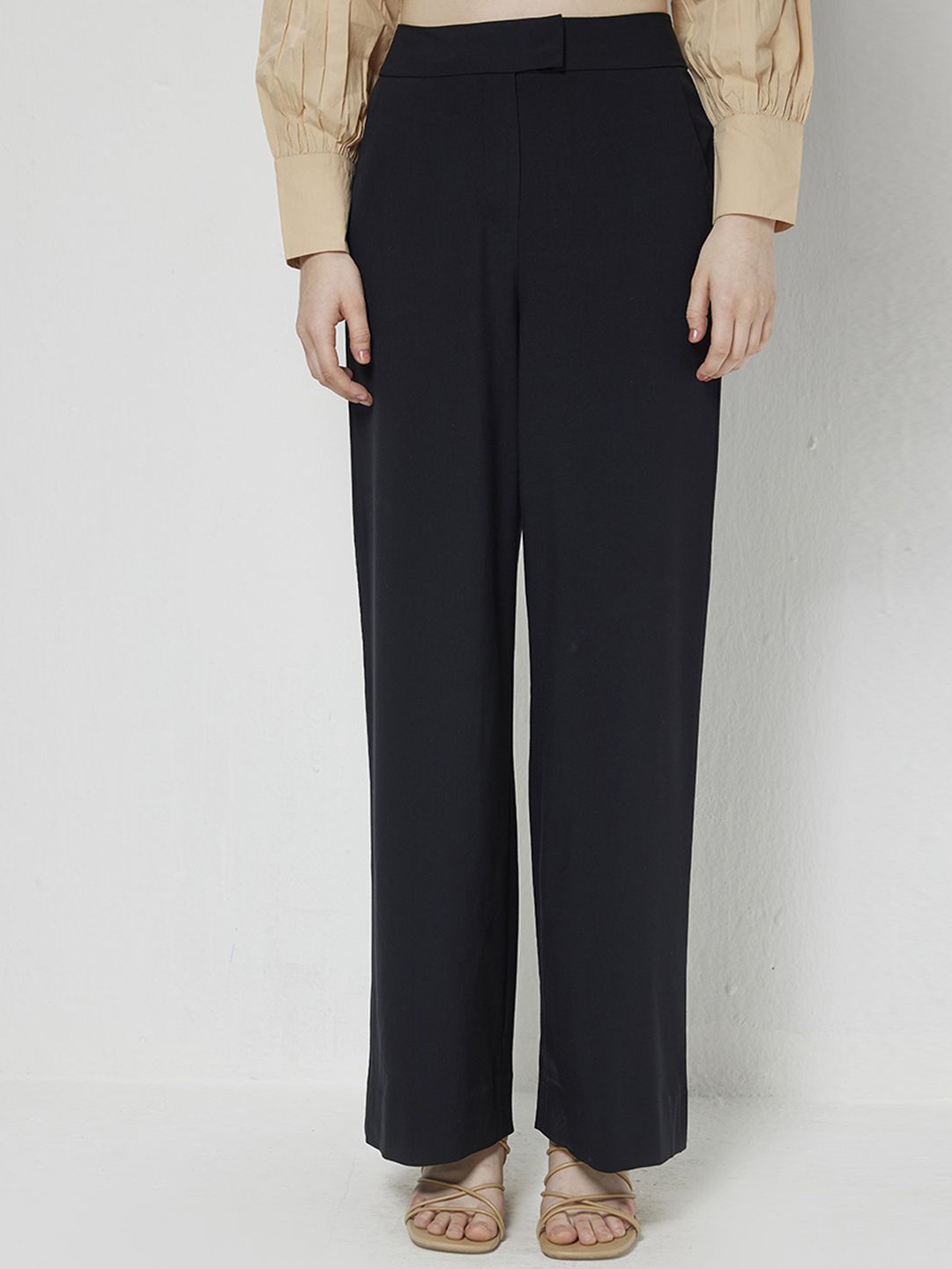 

COVER STORY Women Black Wide Leg Trouser