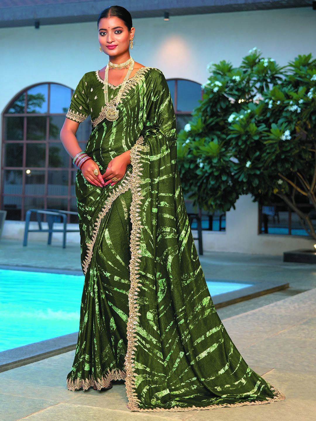 

Mitera Abstract Dye Embroidered Saree, Green