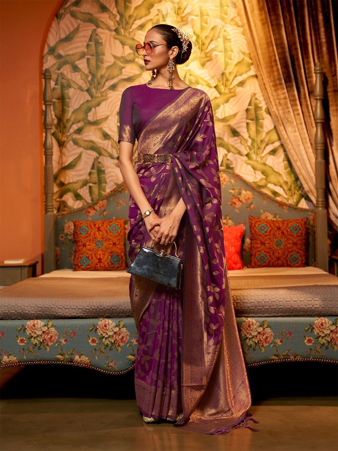 

ODETTE Ethnic Motifs Woven Design Zari Saree, Purple