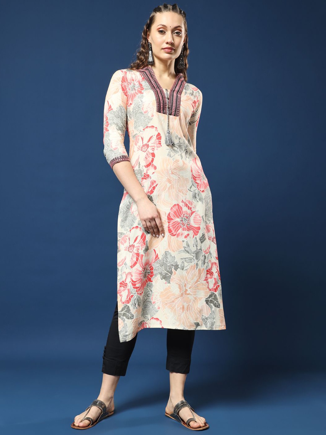 

VESH Floral Printed Thread Work V-Neck Straight Silk Kurta, Peach