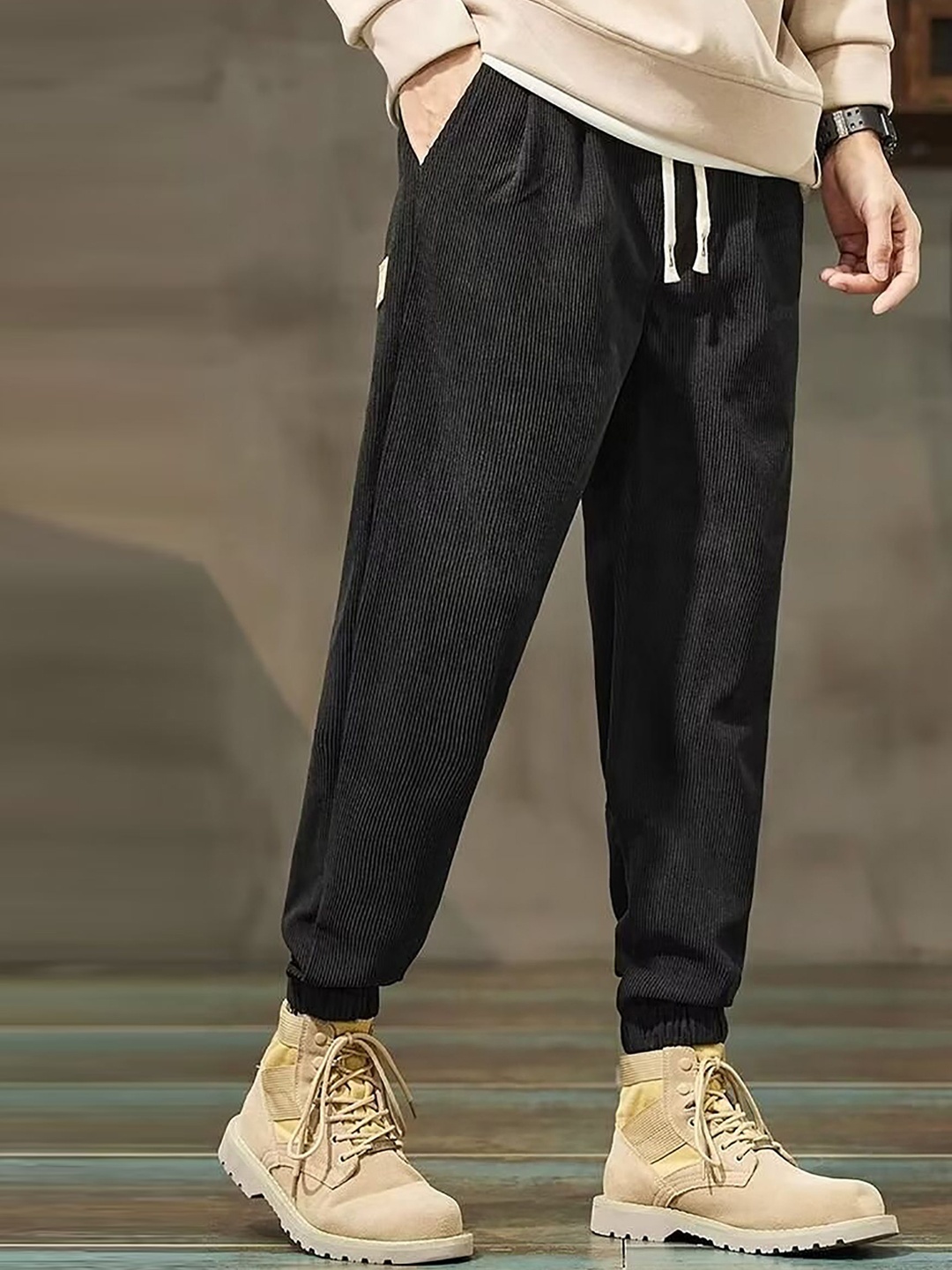 

StyleCast x Revolte Men Mid-Rise Pleated Trousers, Black