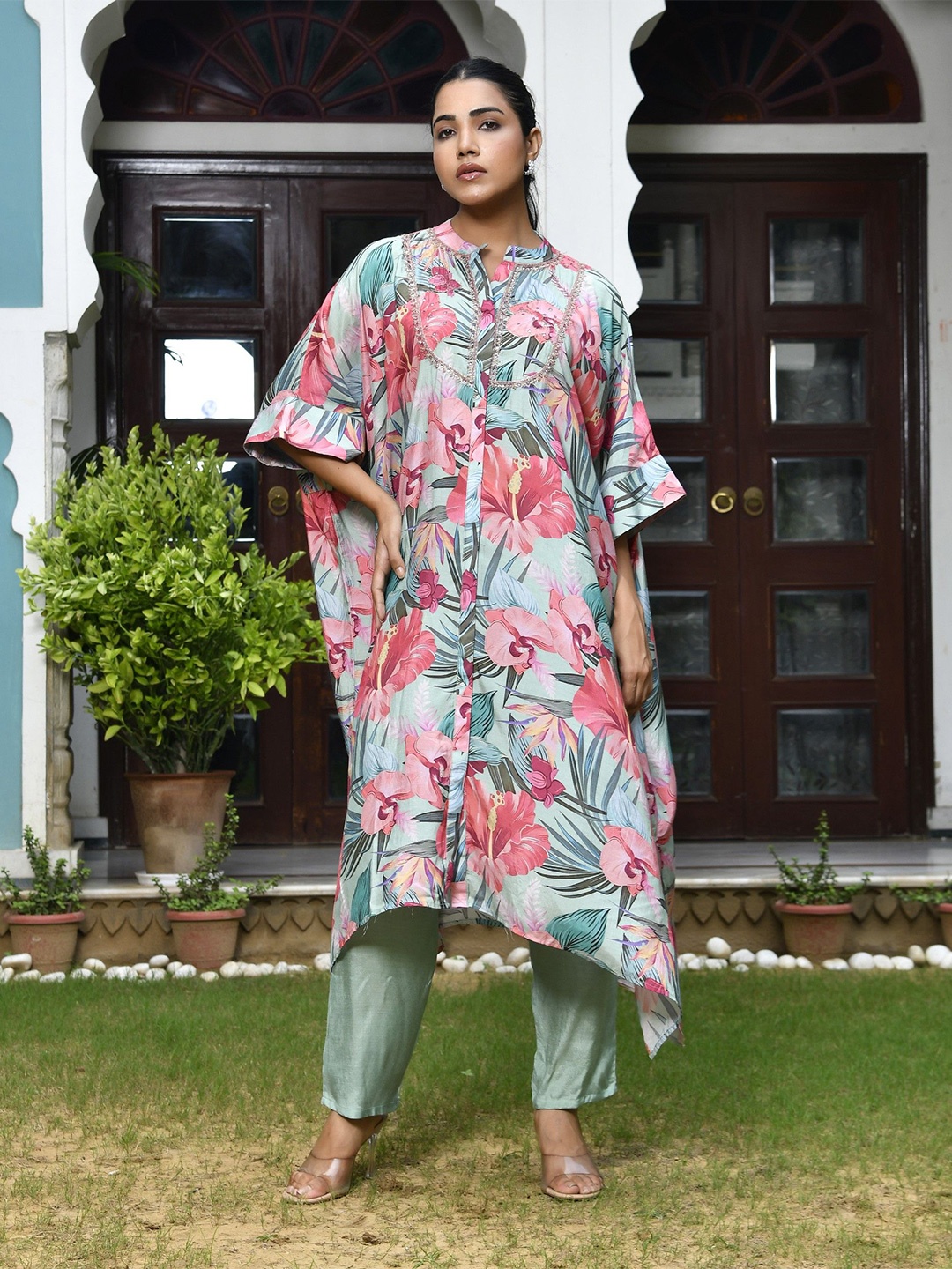 

VAASVA JAIPUR Women Floral Printed Kaftan Kurta With Trousers, Turquoise blue