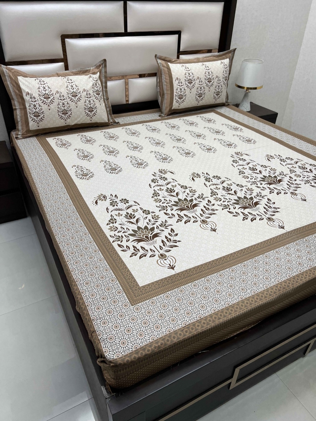 

Pure Decor White & Brown Printed 350 TC Pure Cotton Super King Bedsheet & 2 Pillow Covers