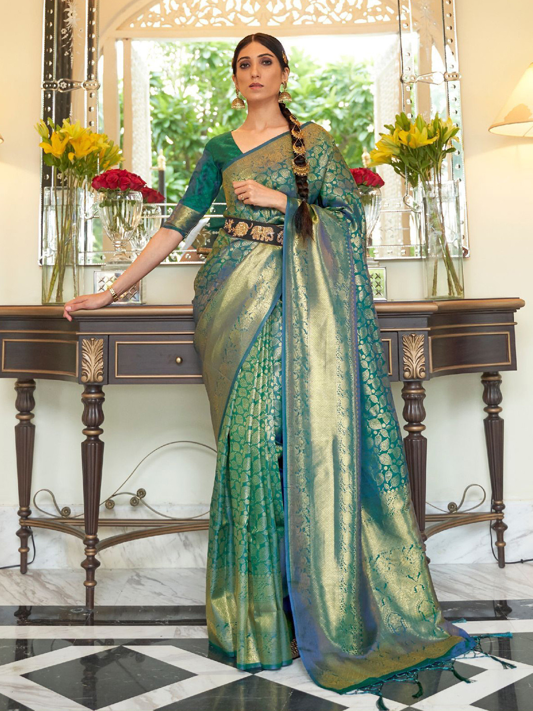 

ODETTE Ethnic Motifs Woven Design Zari Saree, Green