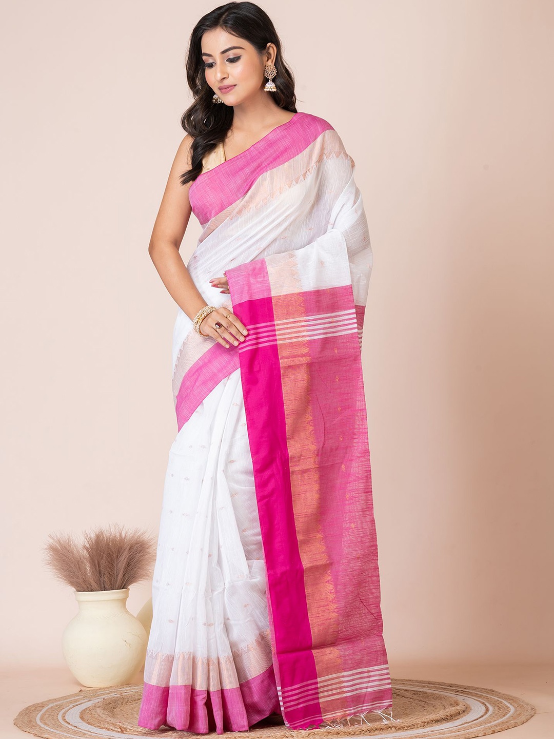 

HOUSE OF ARLI Woven Design Zari Saree, White